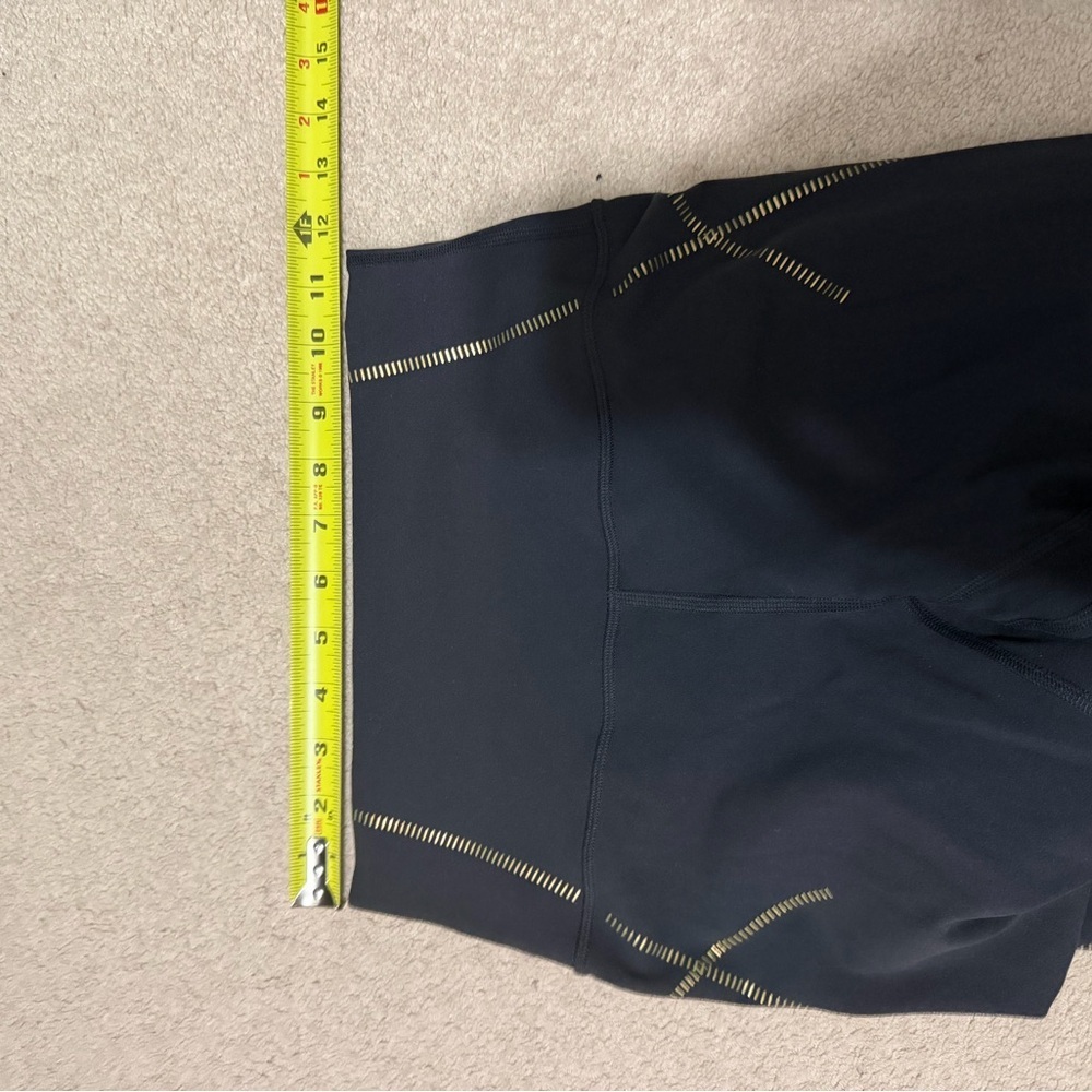 Lululemon align high rise pant size 6 euc - Picture 4 of 5